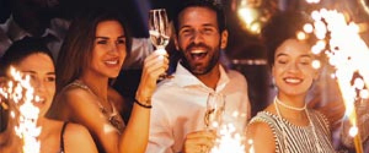 New Year Breaks From £210pp - 3 Nights With Cabaret